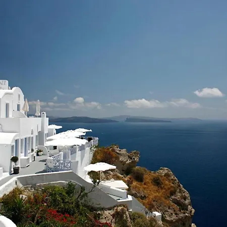 Willa Breathtaking Santorini Broccos 1 Bedroom Min, Children Age 12 Years Private Furnished Balcony With Hot Tub Overlooking The Sea , Oia