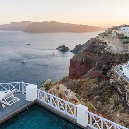 Breathtaking Santorini Broccos 1 Bedroom Min, Children Age 12 Years Private Furnished Balcony With Hot Tub Overlooking The Sea , Willa *