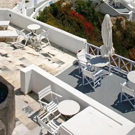 Villa Breathtaking Santorini Broccos 1 Bedroom Private Furnished Balcony With Hot Tub Overlooking The Sea Spacious Shared Sun Terrace Oia